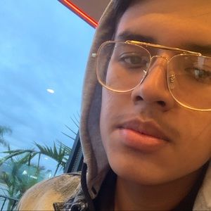 Meet your Posher, Victor